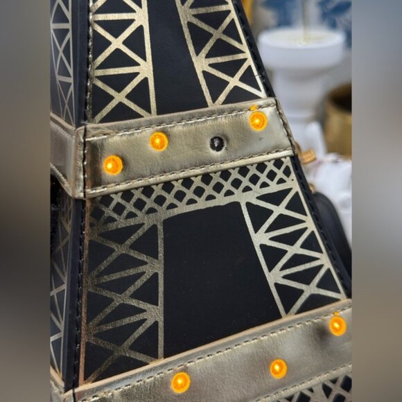 🆕 BETSEY JOHNSON 🧿 NWT Betsey in Paris Light Up Eiffel Tower Crossbody - Picture 16 of 16